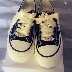 Black and white Platform Sneakers with Ribbon Laces women’s size 40 (8-8.5)